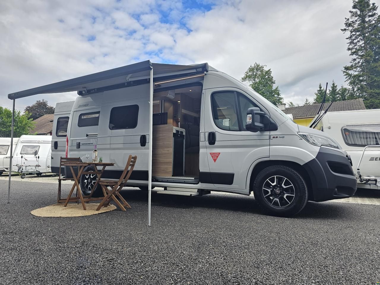 Hymer Yosemite 600 mit Schlafdach!