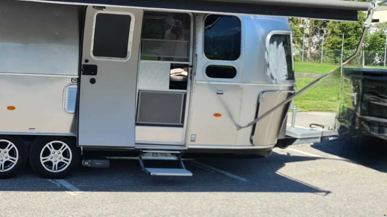 Airstream 684