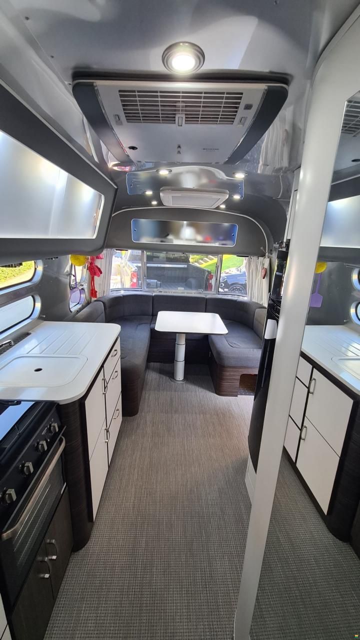 Airstream 684