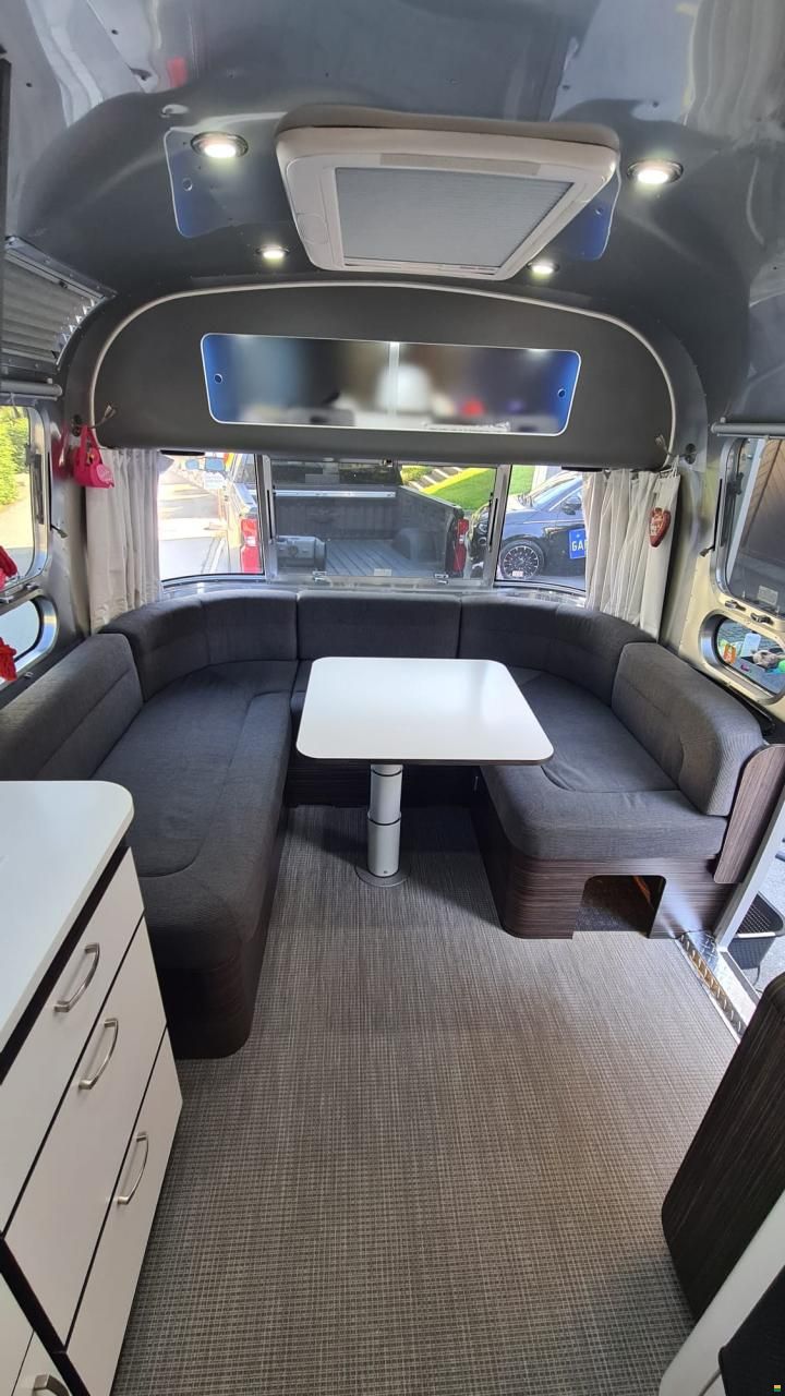 Airstream 684