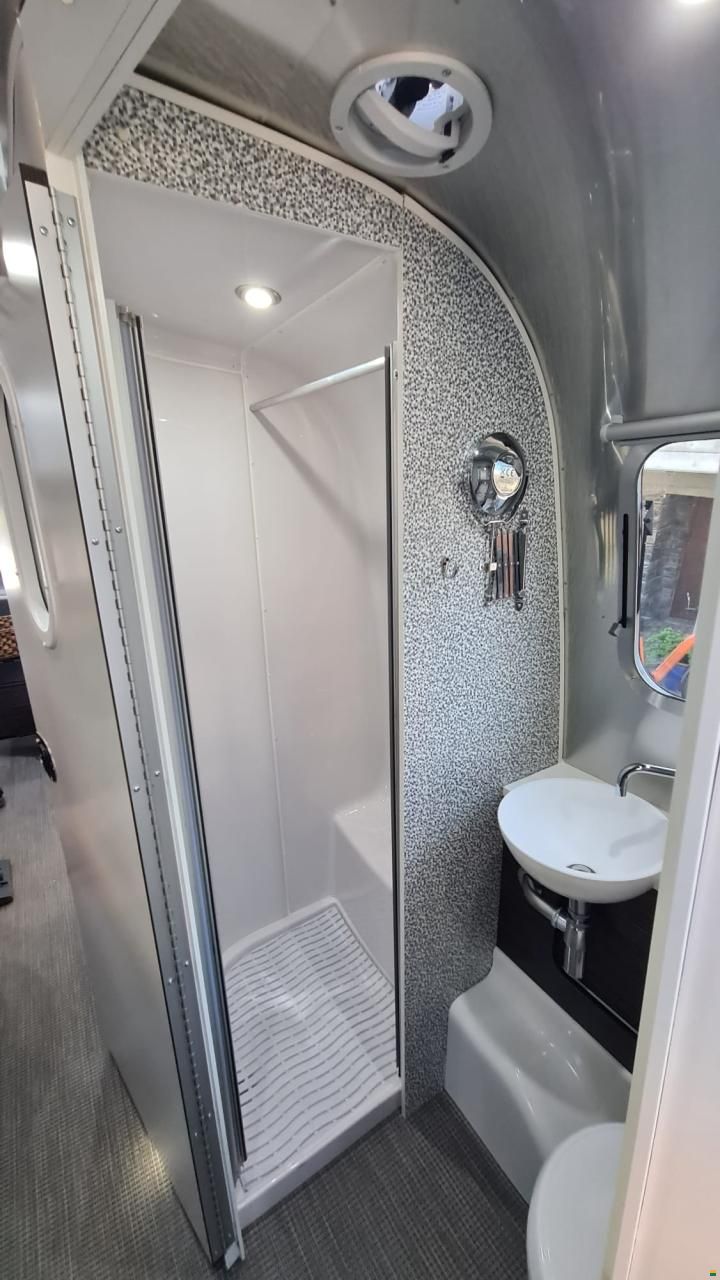 Airstream 684