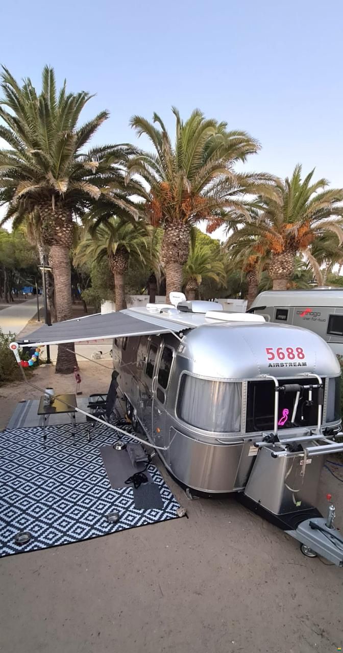 Airstream 684