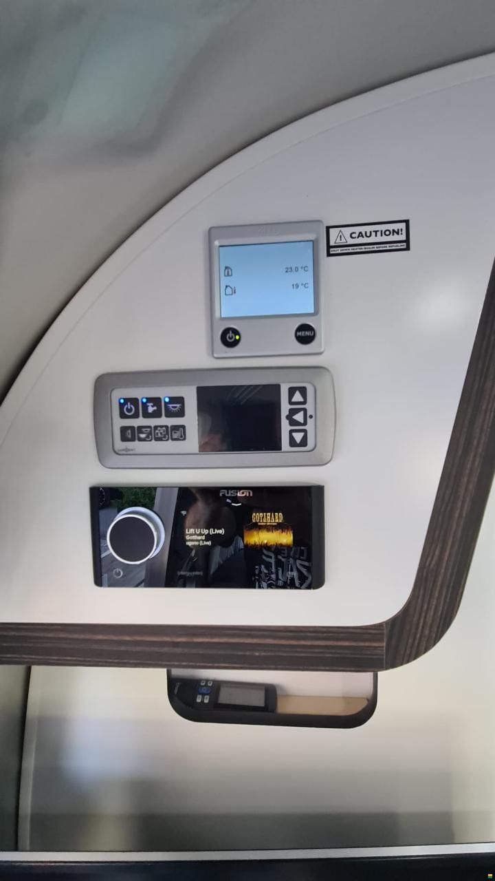 Airstream 684
