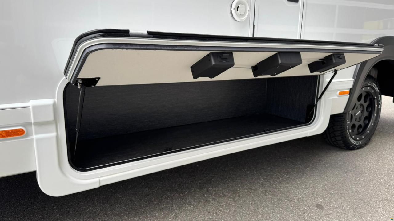 Kabe Novum 750 LGB Traq 4x4