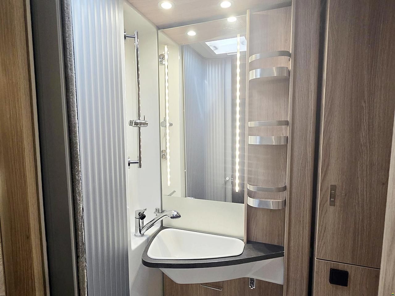 Knaus SKY TI 650 MEG PLATINUM SELECTION AUTOM.