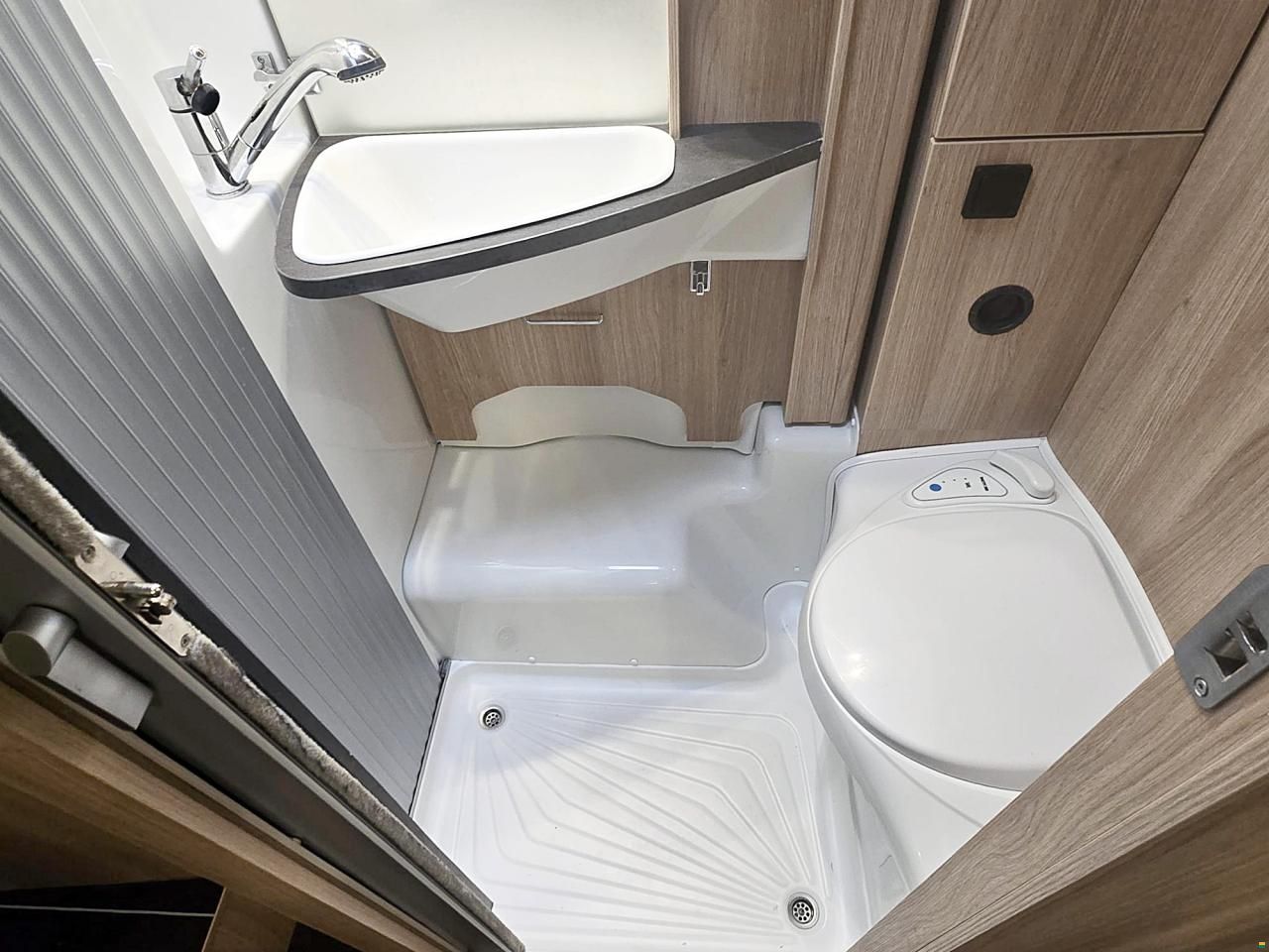 Knaus SKY TI 650 MEG PLATINUM SELECTION AUTOM.