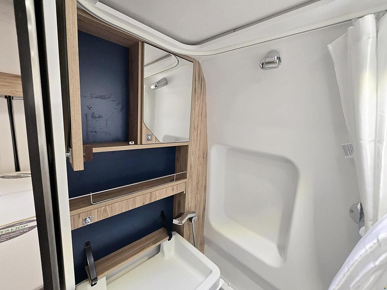 Pilote V630 AUFSTELLDACH 2.3 MJ