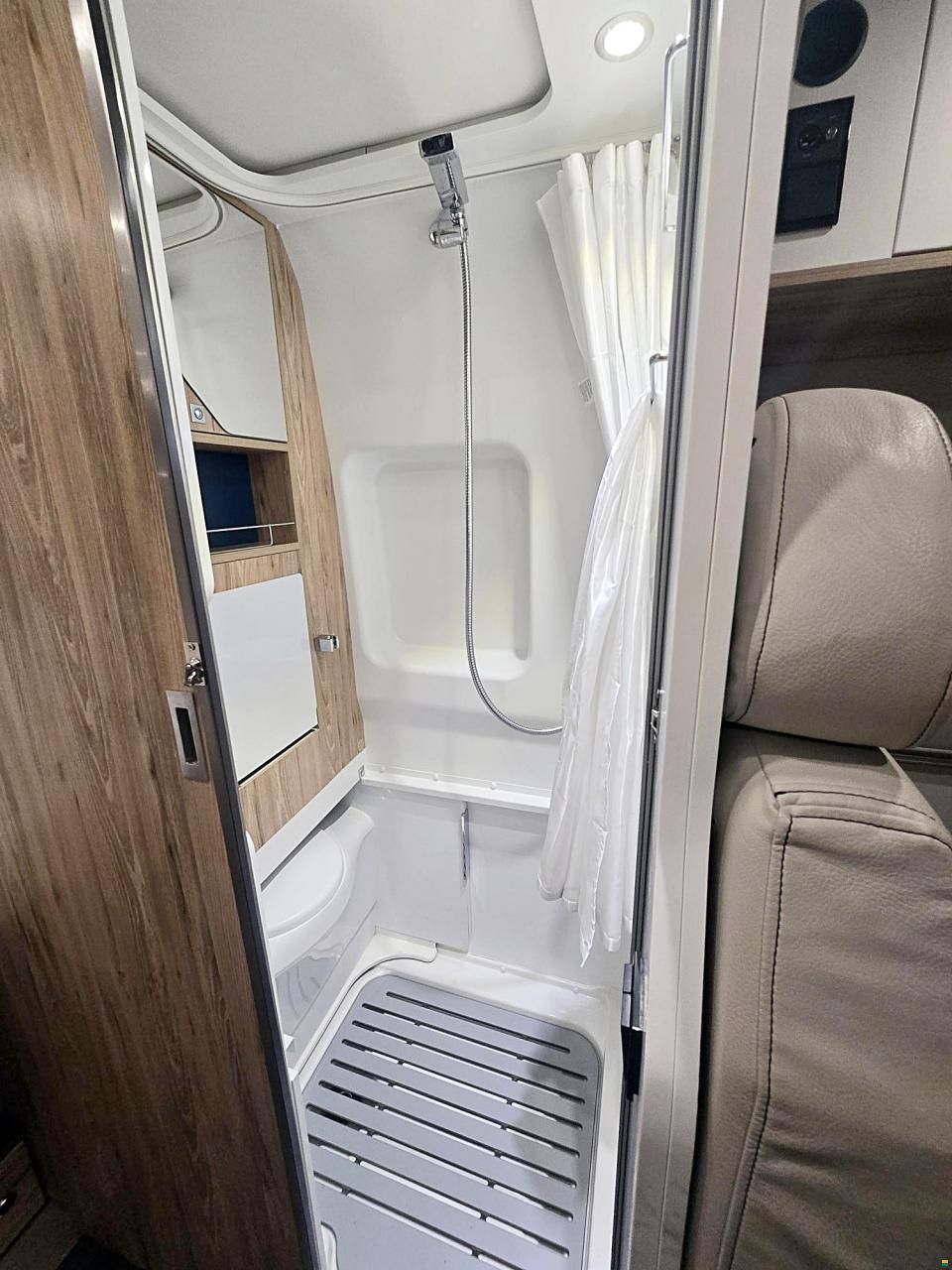 Pilote V630 AUFSTELLDACH 2.3 MJ