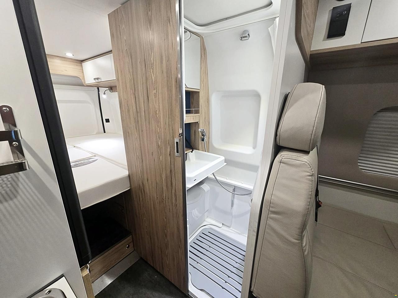 Pilote V630 AUFSTELLDACH 2.3 MJ