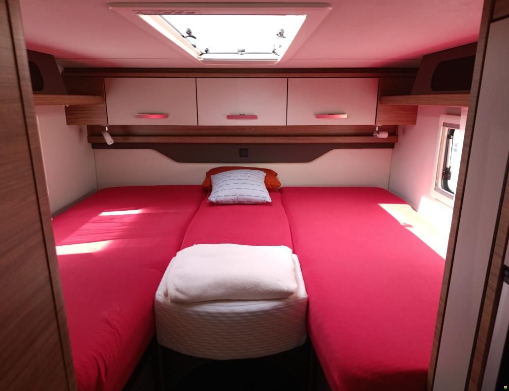 Knaus Live I 700 MEG