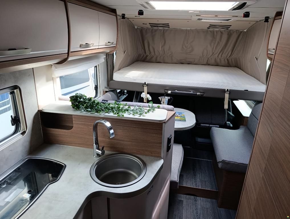 Knaus Live I 700 MEG