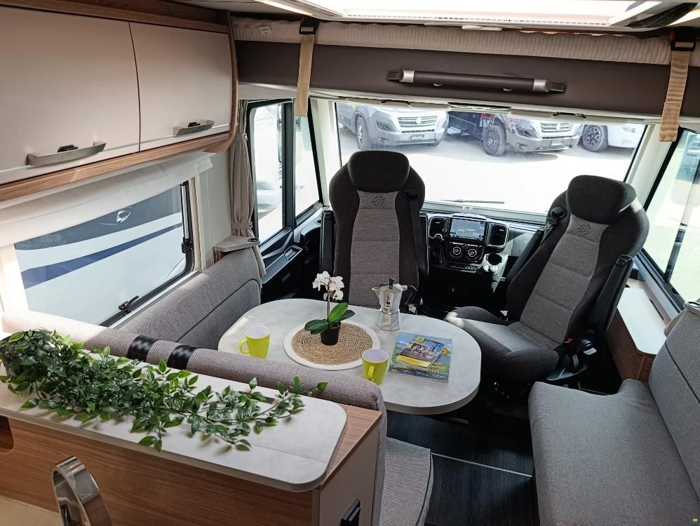 Knaus Live I 700 MEG
