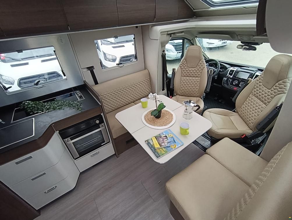 Adria Coral Supreme 670 DC