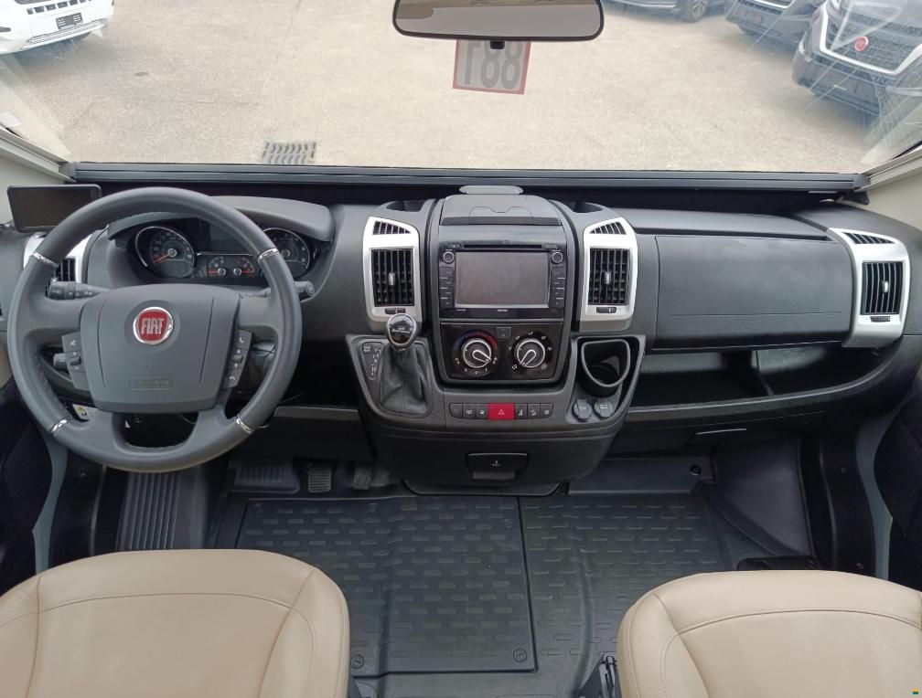Adria Coral Supreme 670 DC