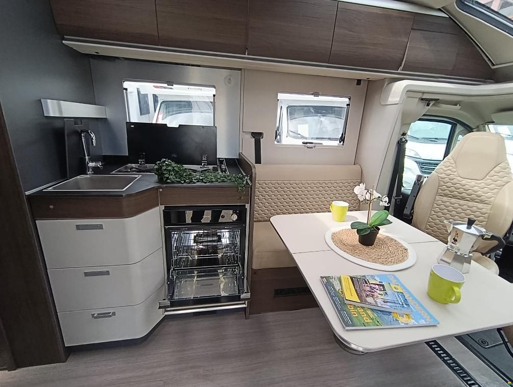 Adria Coral Supreme 670 DC