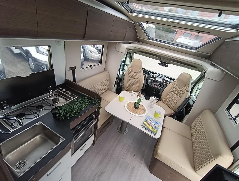 Adria Coral Supreme 670 DC