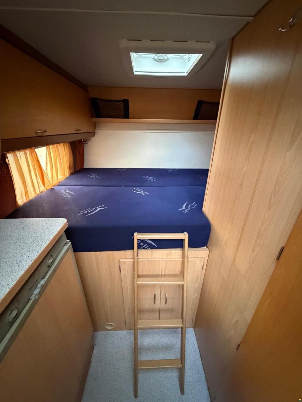 Ford **EURA-MOBIL PROFILA T685** Querbett*