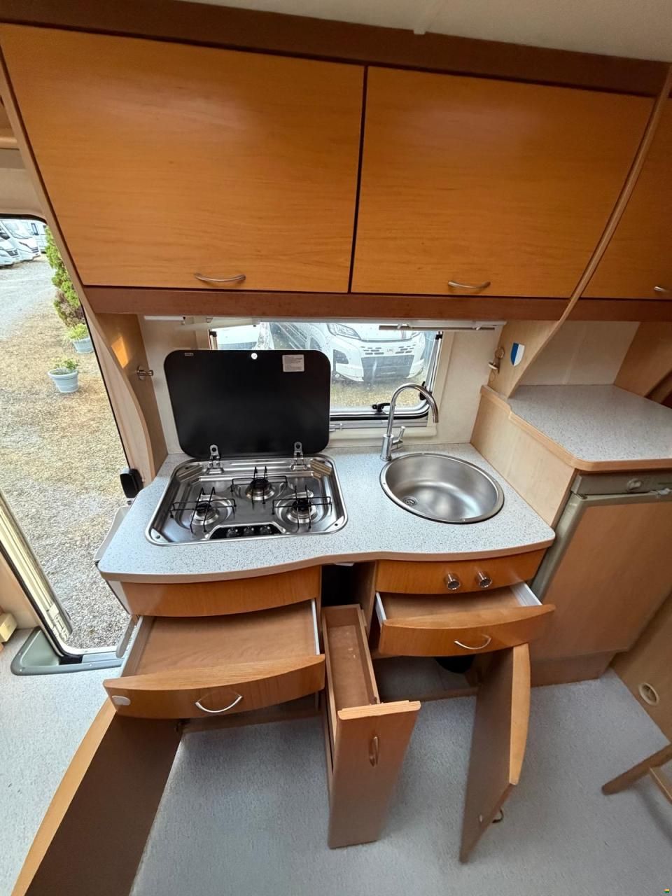 Ford **EURA-MOBIL PROFILA T685** Querbett*