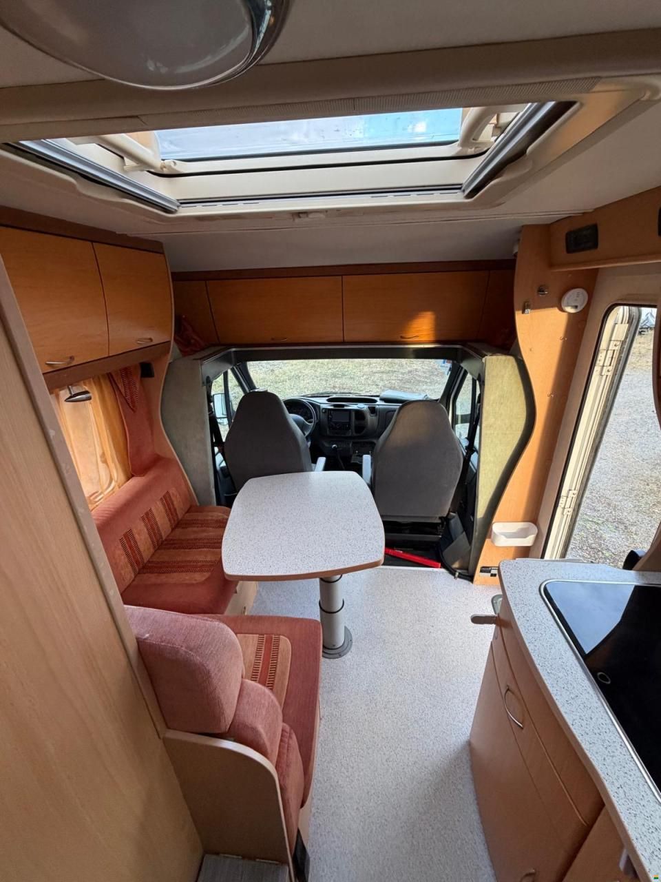 Ford **EURA-MOBIL PROFILA T685** Querbett*