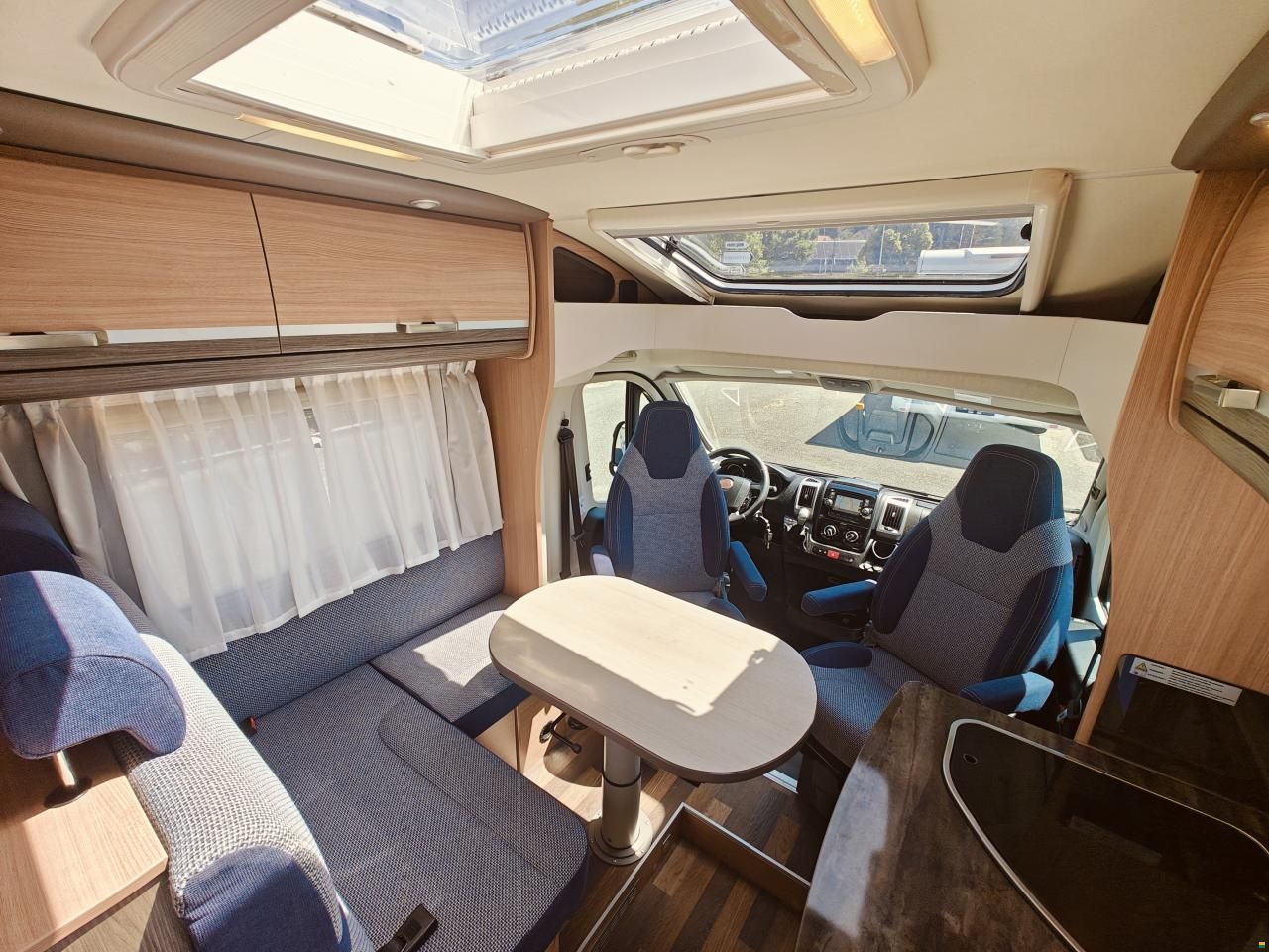 Knaus Sky Ti 550 MF Silver Selection - Automat