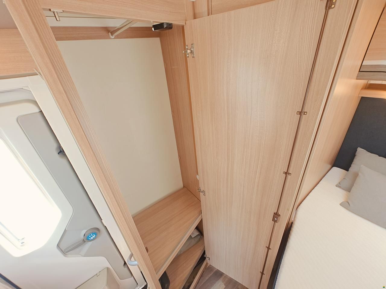 Knaus Sky Ti 550 MF Silver Selection - Automat
