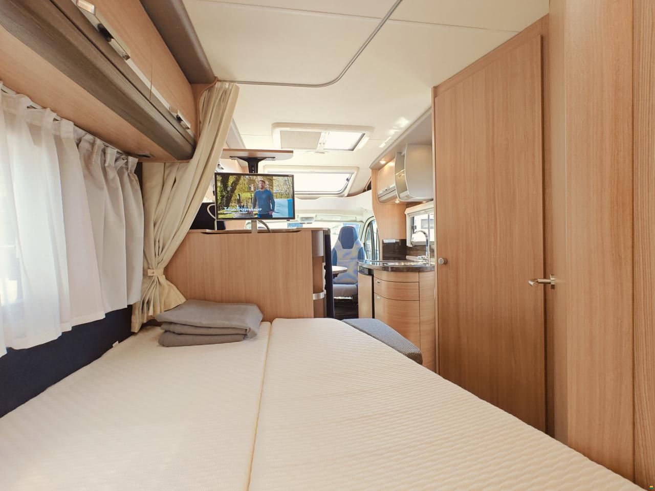 Knaus Sky Ti 550 MF Silver Selection - Automat