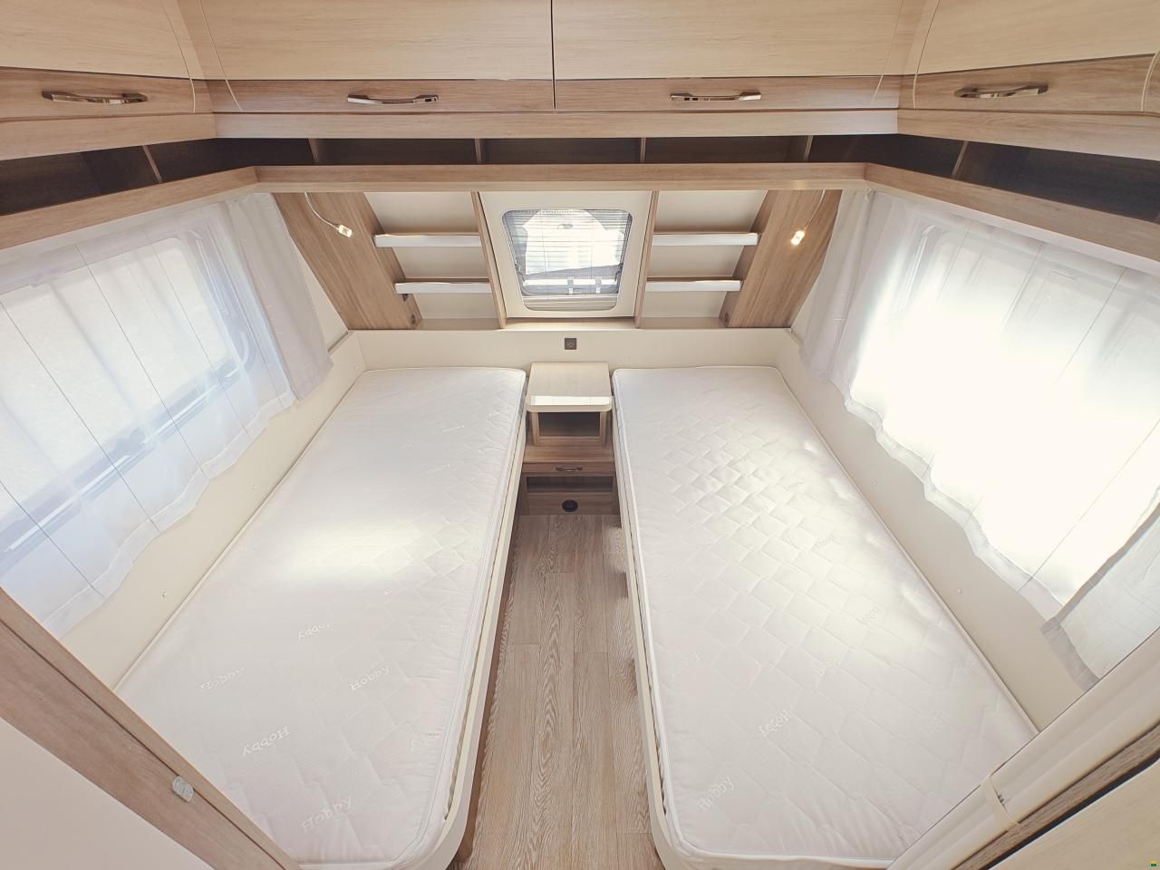 Hobby 495 UL De Luxe - Längsbett