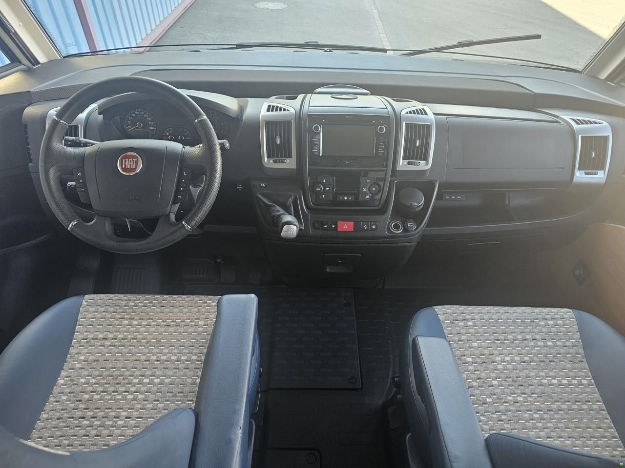 LMC 675 G Expedition Sportline