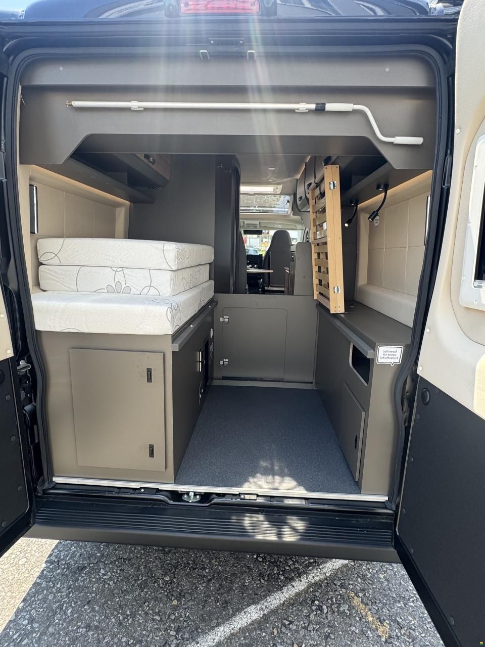Bravia Mobil Swan 599