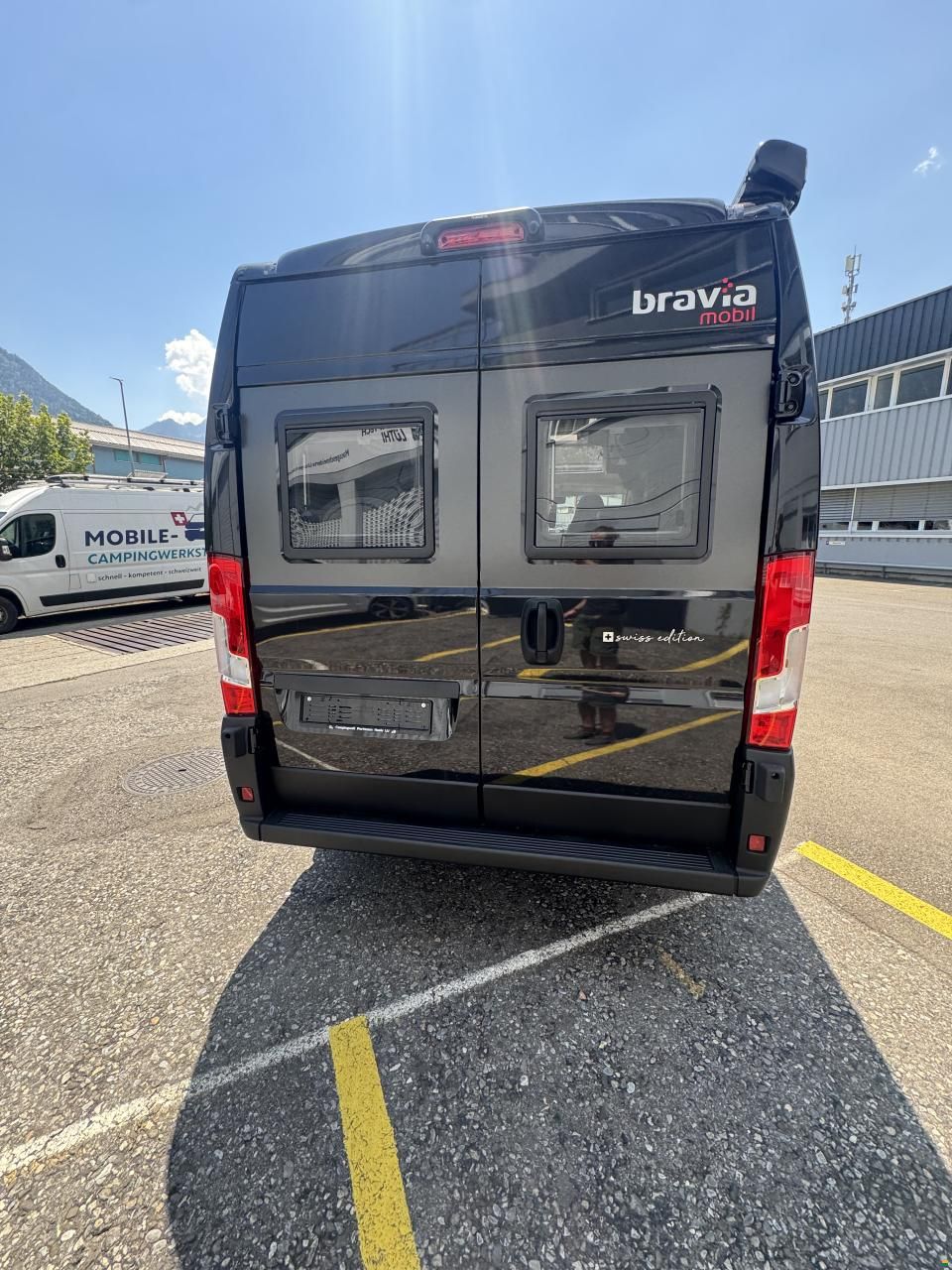 Bravia Mobil Swan 599