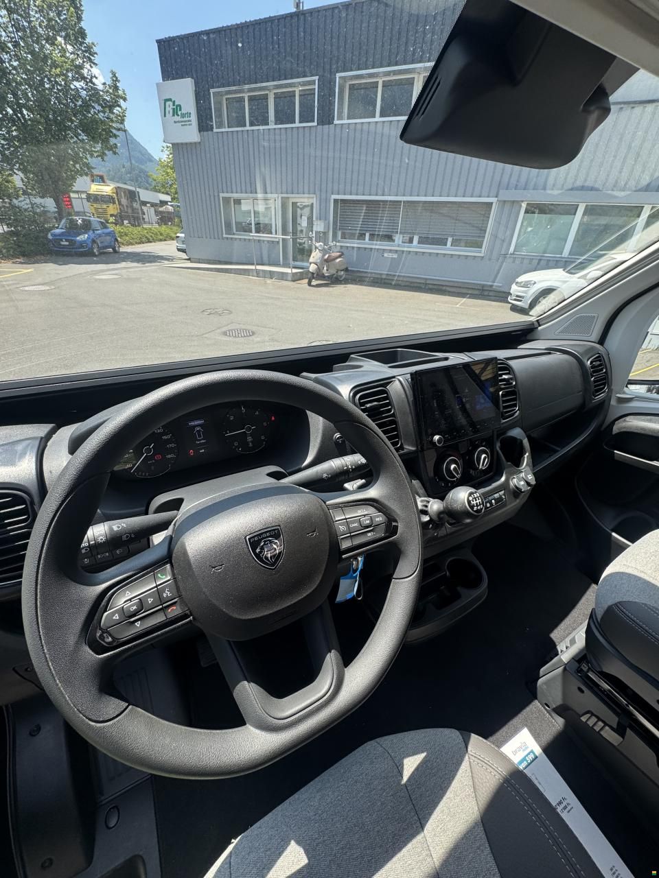 Bravia Mobil Swan 599