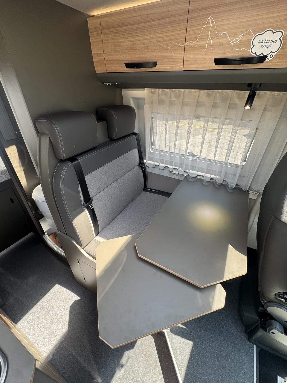 Bravia Mobil Swan 599