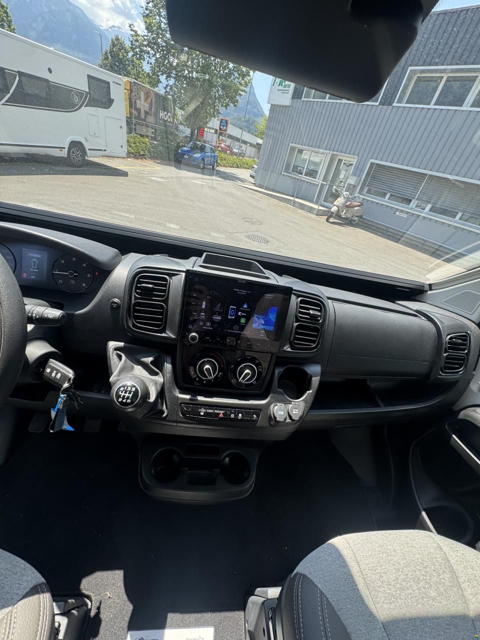 Bravia Mobil Swan 599