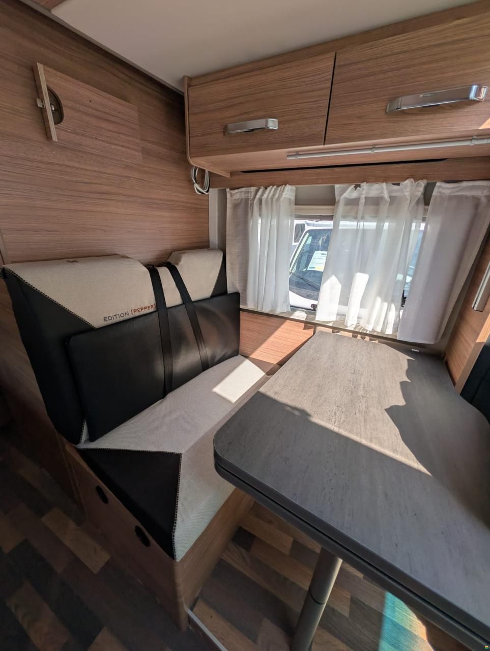 Weinsberg CaraCompact Suite MB 640 MEG