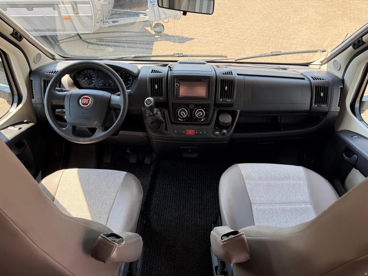 Knaus Sky Traveller