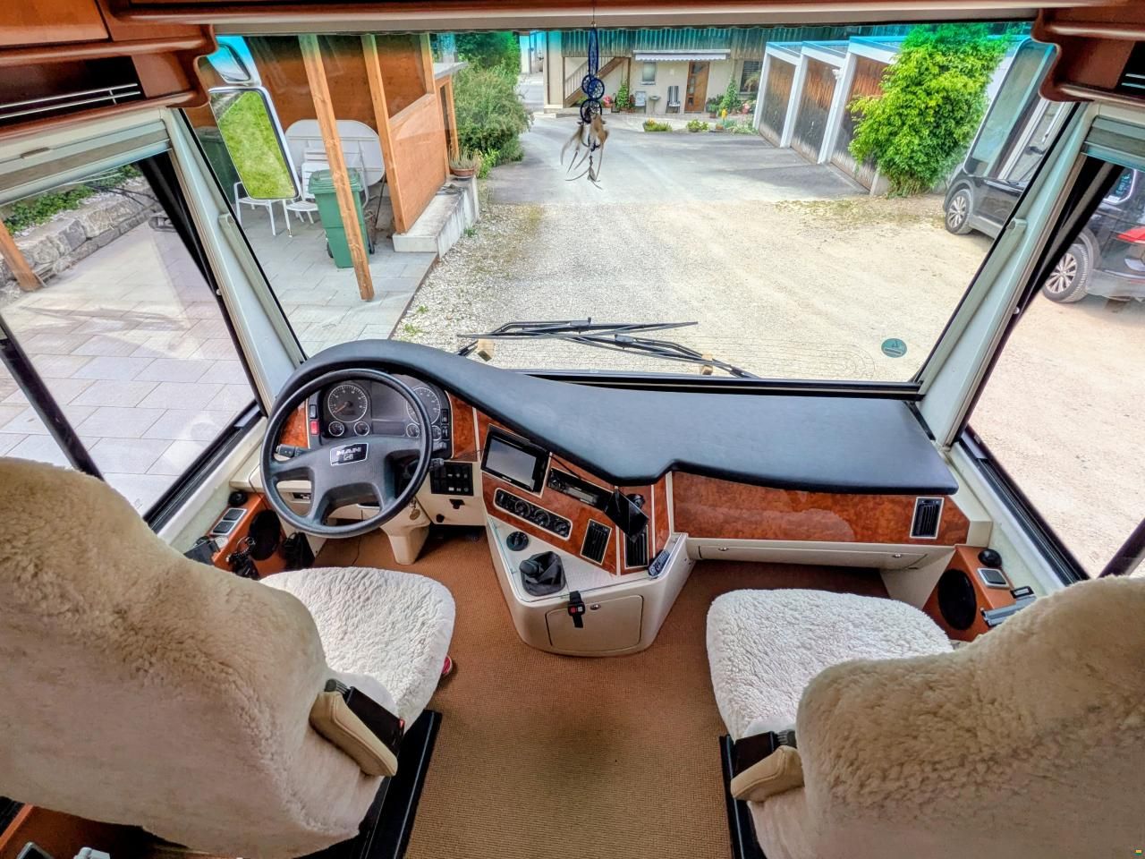 Concorde Charisma 890M