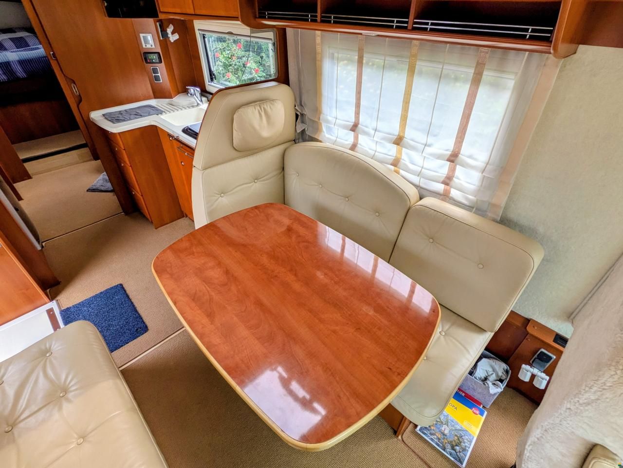 Concorde Charisma 890M
