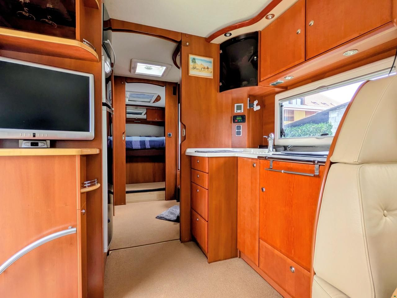 Concorde Charisma 890M