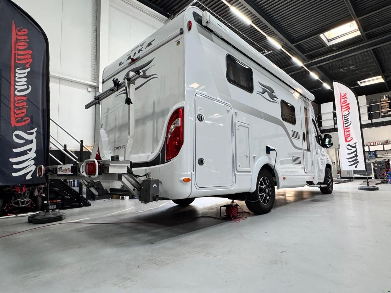 Laika Kosmos V9 Van