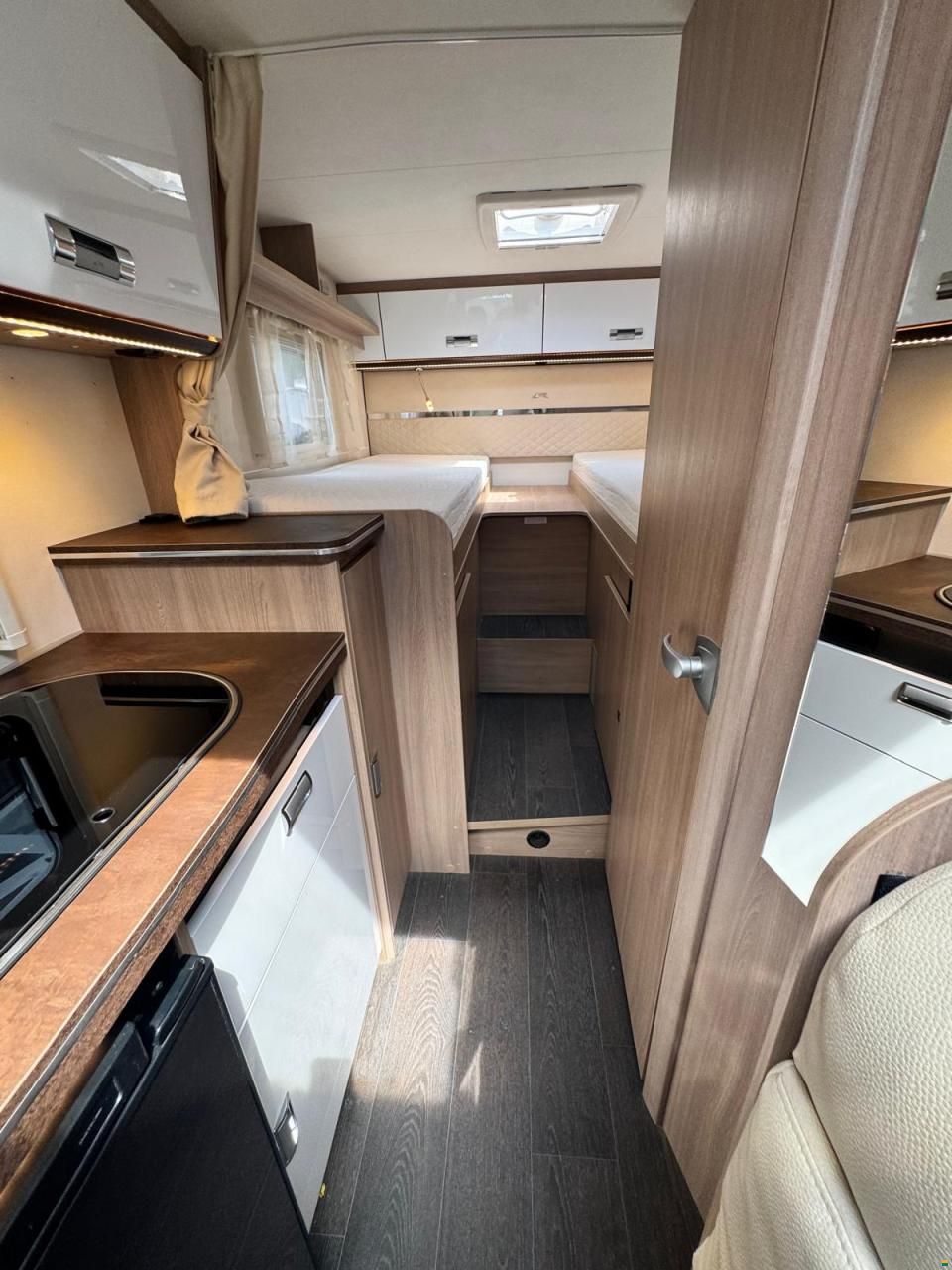 Laika Kosmos V9 Van