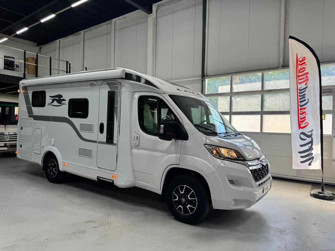 Laika Kosmos V9 Van