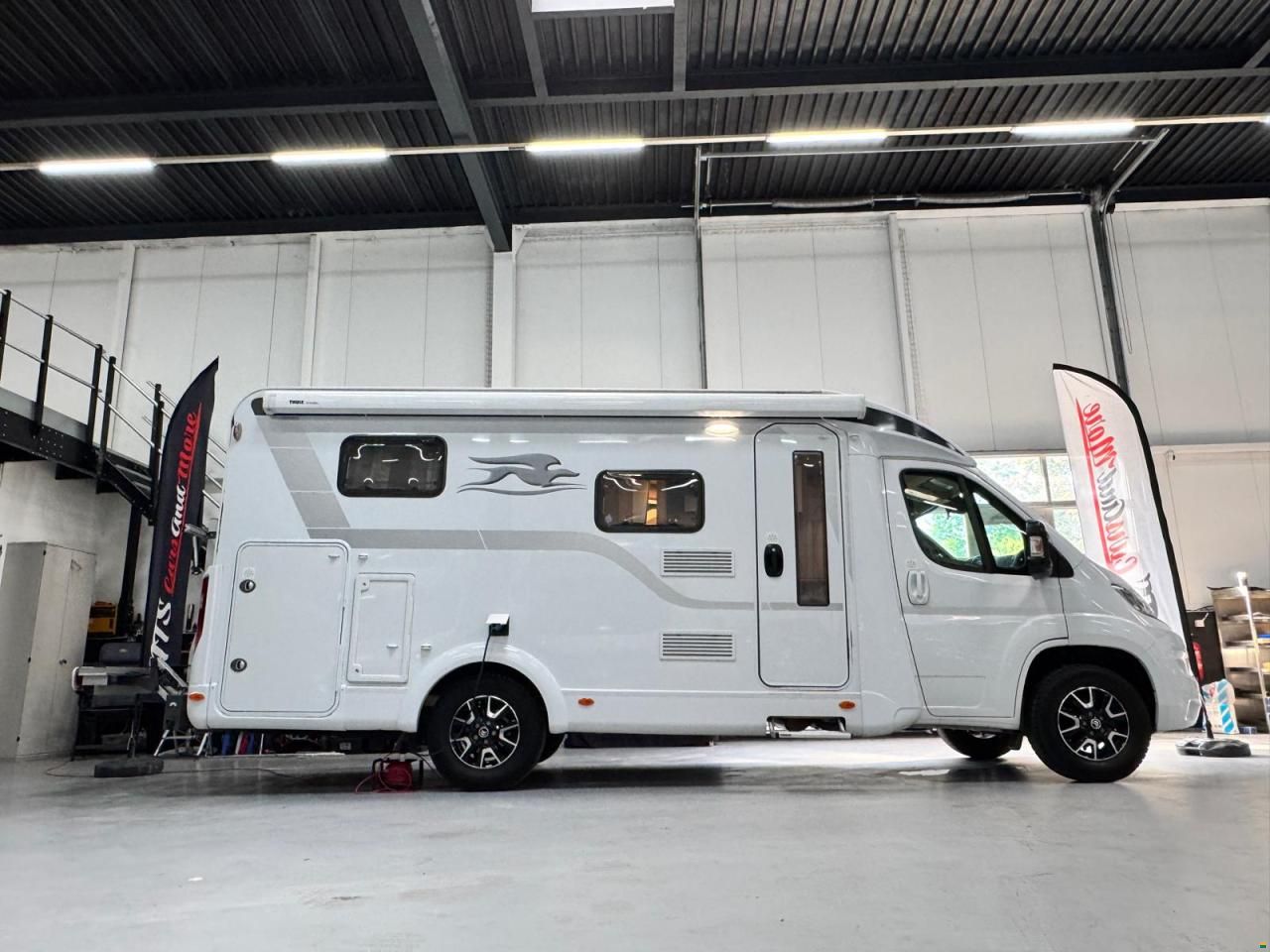Laika Kosmos V9 Van