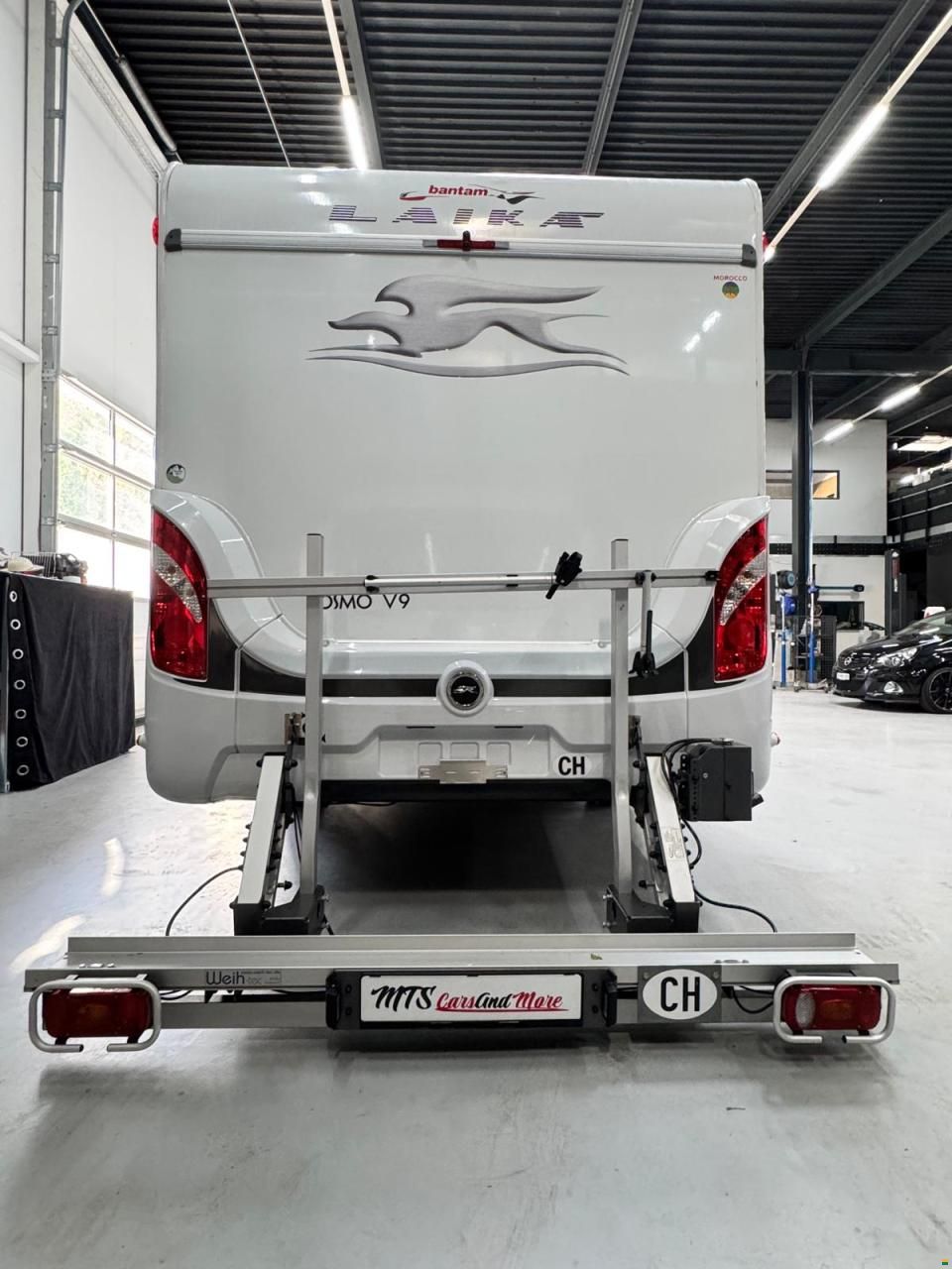 Laika Kosmos V9 Van