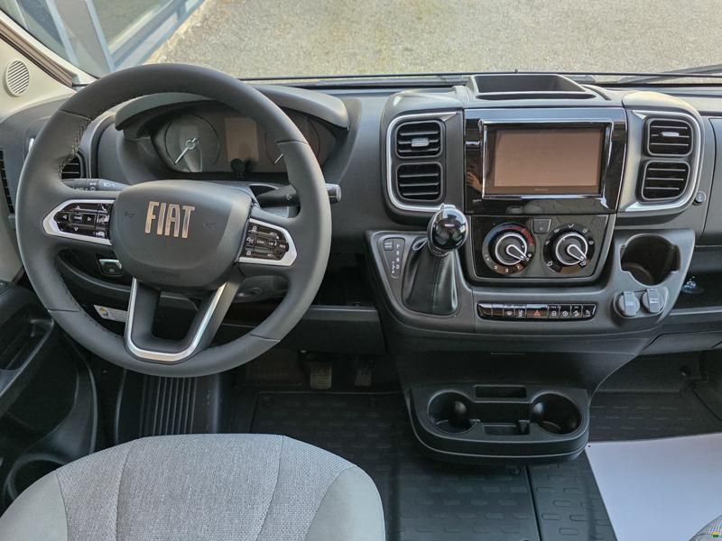 Knaus Live Wave 650 MEG Black Selection