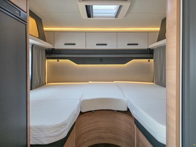 Knaus Live Wave 650 MEG Black Selection