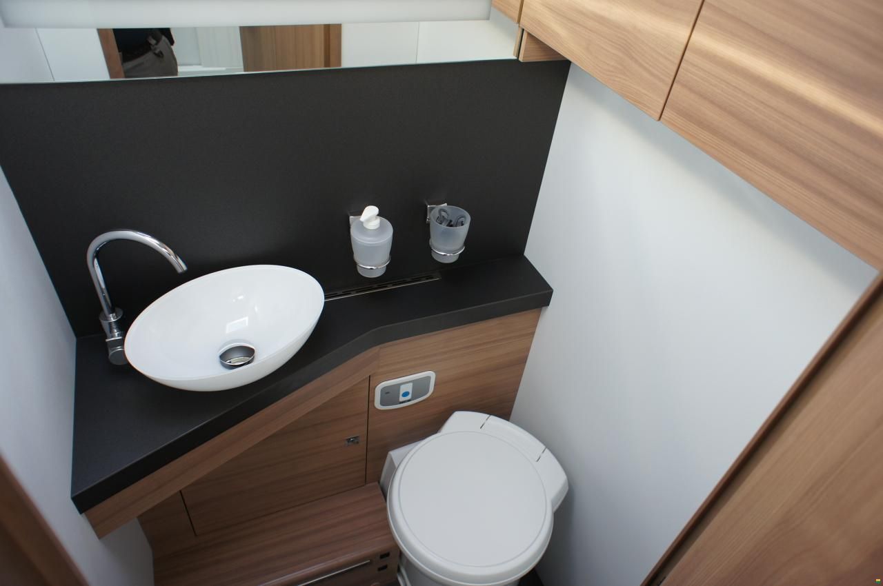 Adria Coral Supreme 670 DL