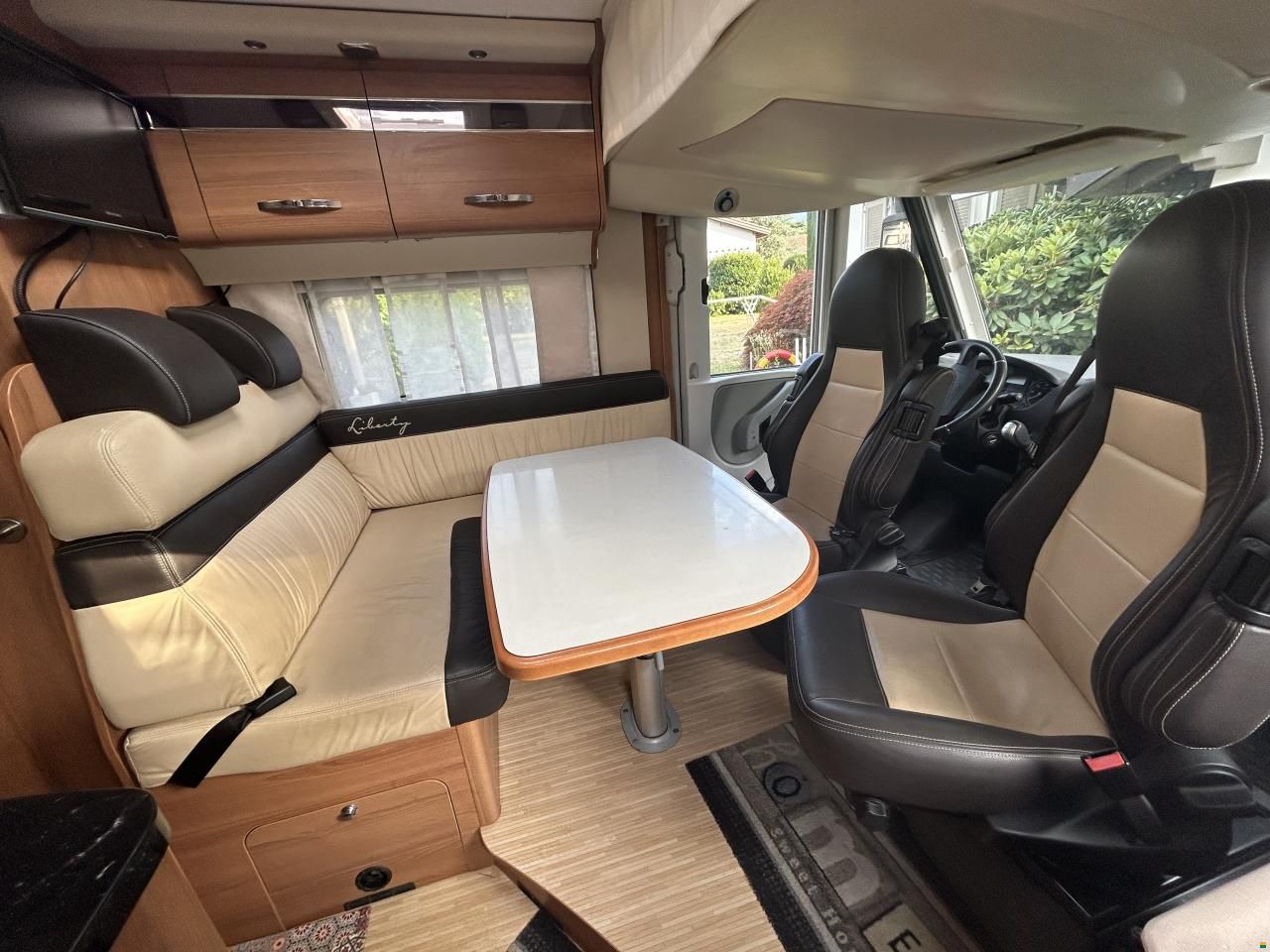 LMC Liberty Explorer i675G