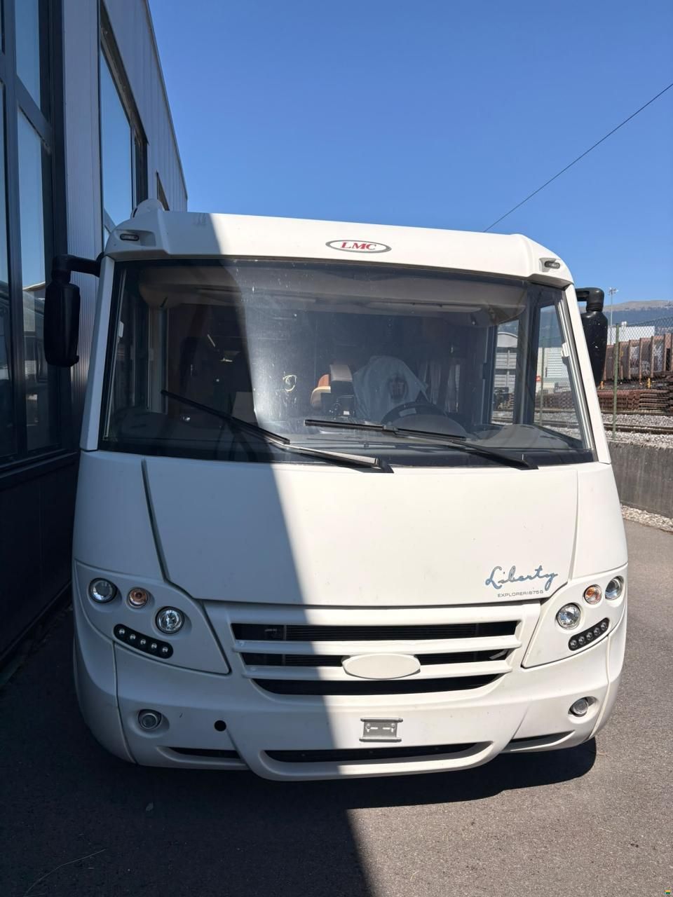 LMC Liberty Explorer i675G