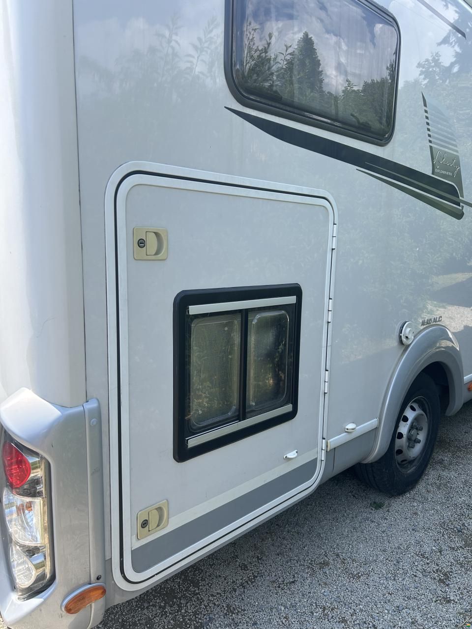 LMC Liberty Explorer i675G