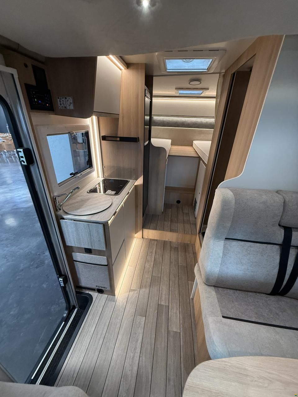 Forster-Reisemobile Teilintegriert FT 699 EB